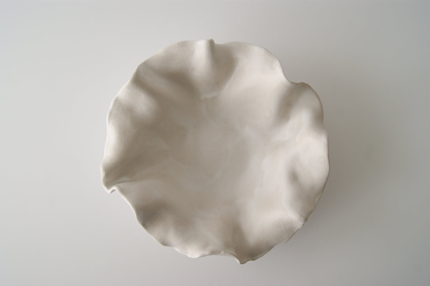 Flowy bowl - matte white