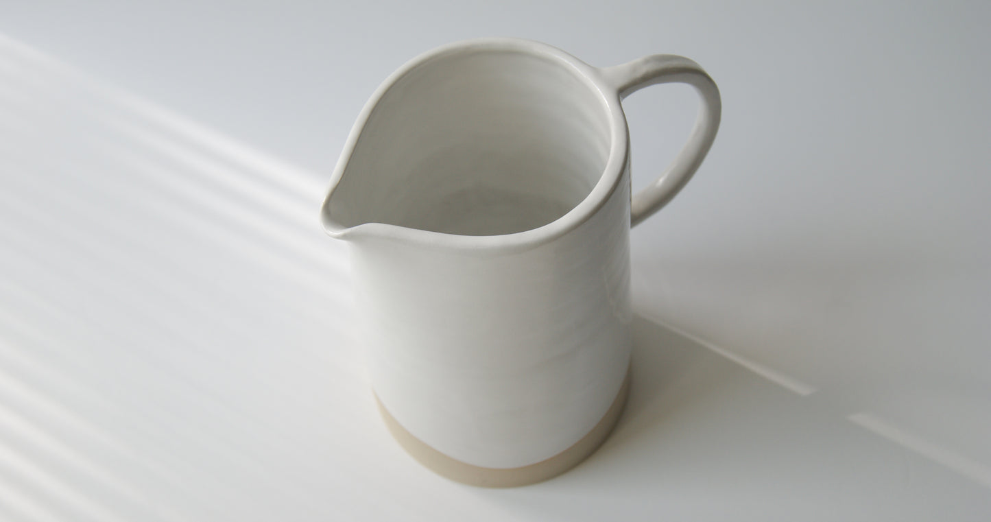 Jug white wave